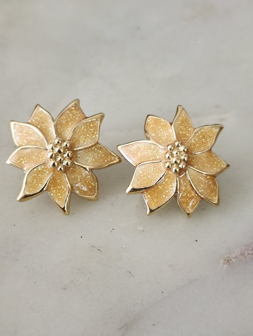 Vtg Avon Sparkly Yellow Enamel Poinsetta Floral Clip On Earrings